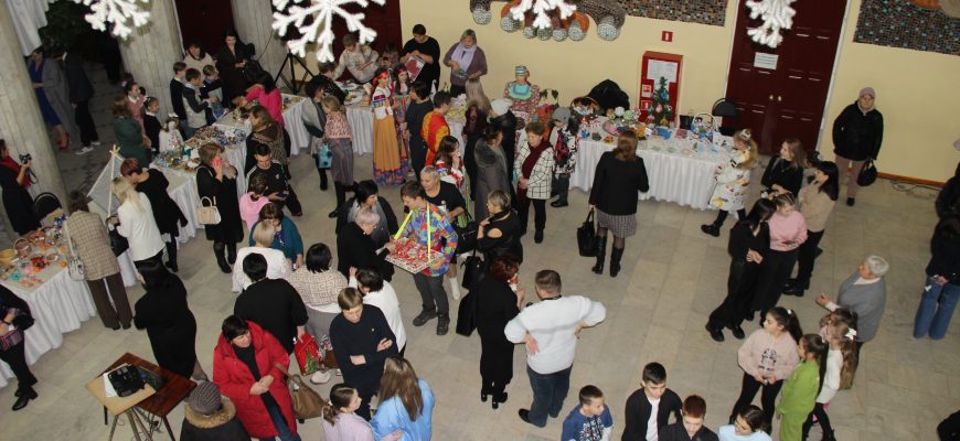 Новогодняя ярмарка «Марафон чудес»